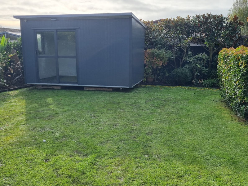 Charles 4.8 cabin exterior